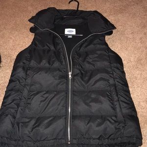 Black puff vest